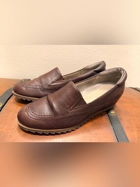 Naturalizer Dark Brown Leather Slip-On Wedge Loafers